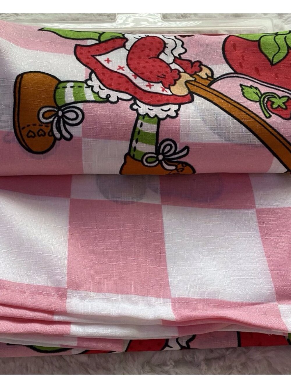 13 Piece Set Strawberry Shortcake Shower Curtain Set And Metal Hooks 72 X 72 NEW - Picture 7 of 13